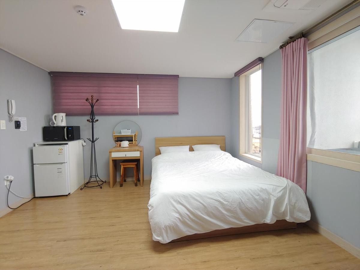 Eutteum-Won Pension Jeju Bagian luar foto
